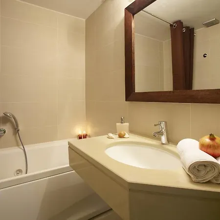 Ikia Luxury Homes Gonia